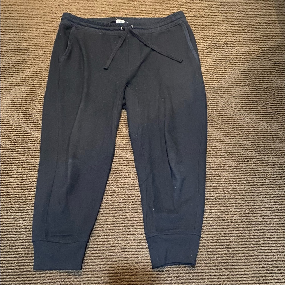 Men’s Black Gap Joggers. Size Large.